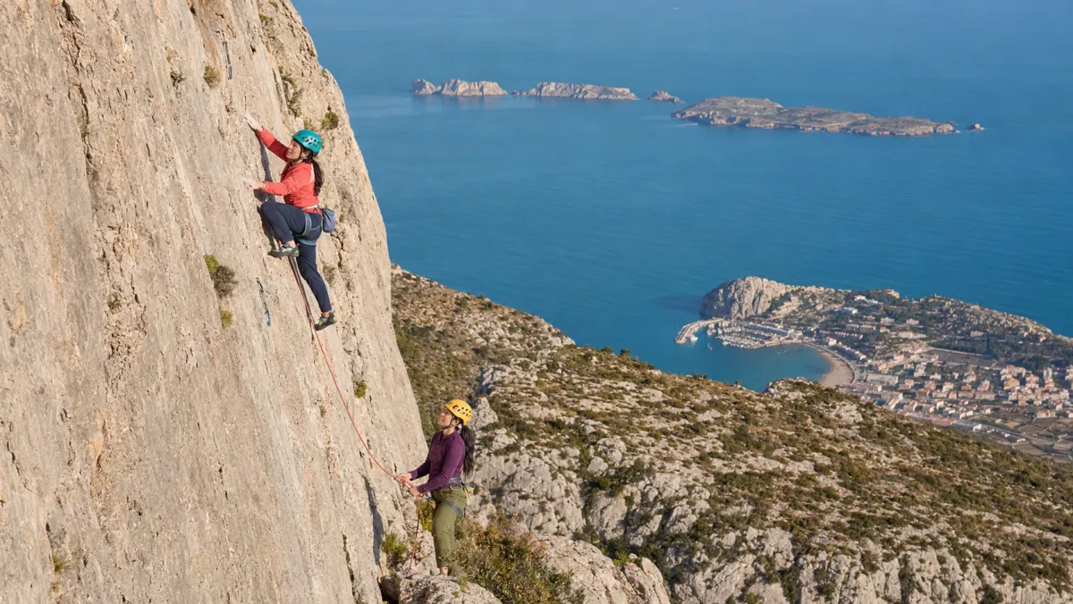 Escalada en Cala Varques